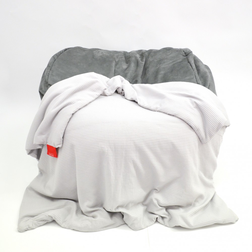 WEIGHTED BLANKET WITH REMOVABLE MACHINE WASHABLE COVER
